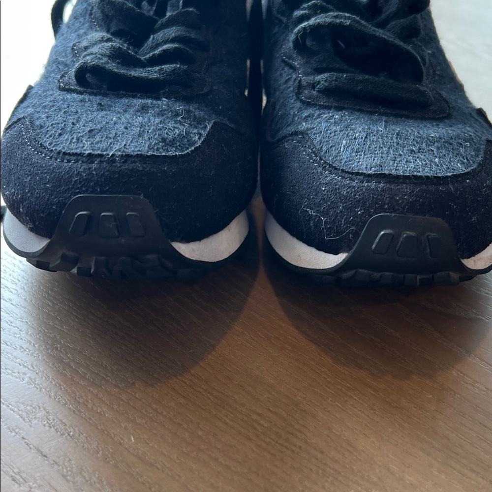 Veja Women’s Black, Blue, White Athletic Sneakers - Size 7 - Picture 9 of 16
